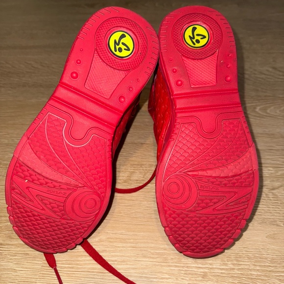 Zumba Fitness Red Athletic High-Tops with Lace-Up Design - Picture 4 of 5